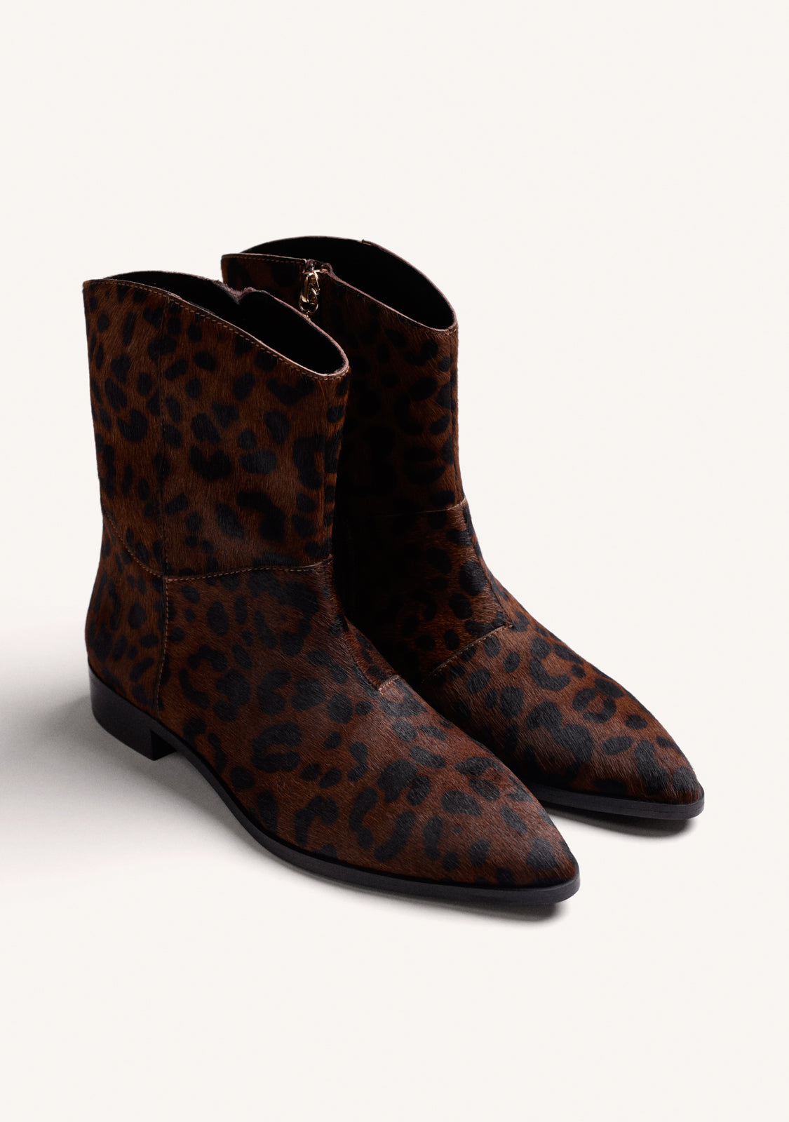 BOTINES ESTAMPADO ANIMAL PIEL