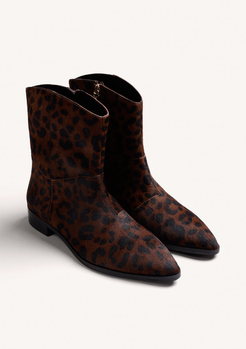 BOTINES ESTAMPADO ANIMAL PIEL
