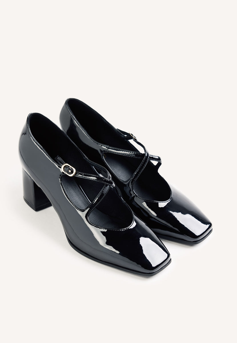 ZAPATOS TACÓN NEGRO EFECTO CHAROL