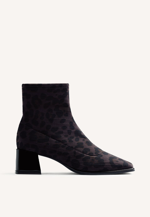 ELASTIC ANIMAL PRINT ANKLE BOOTS