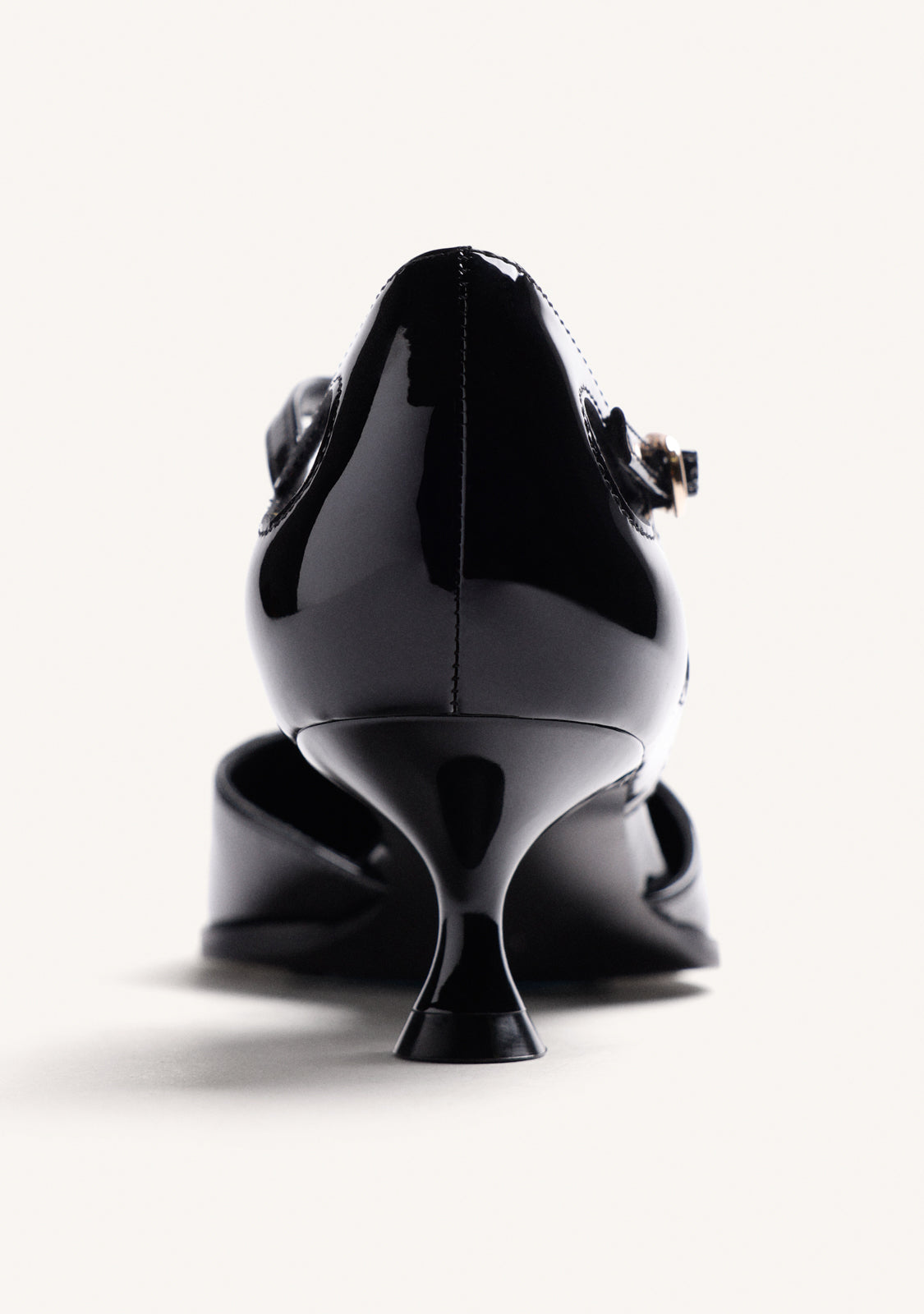BLACK HEEL SHOES