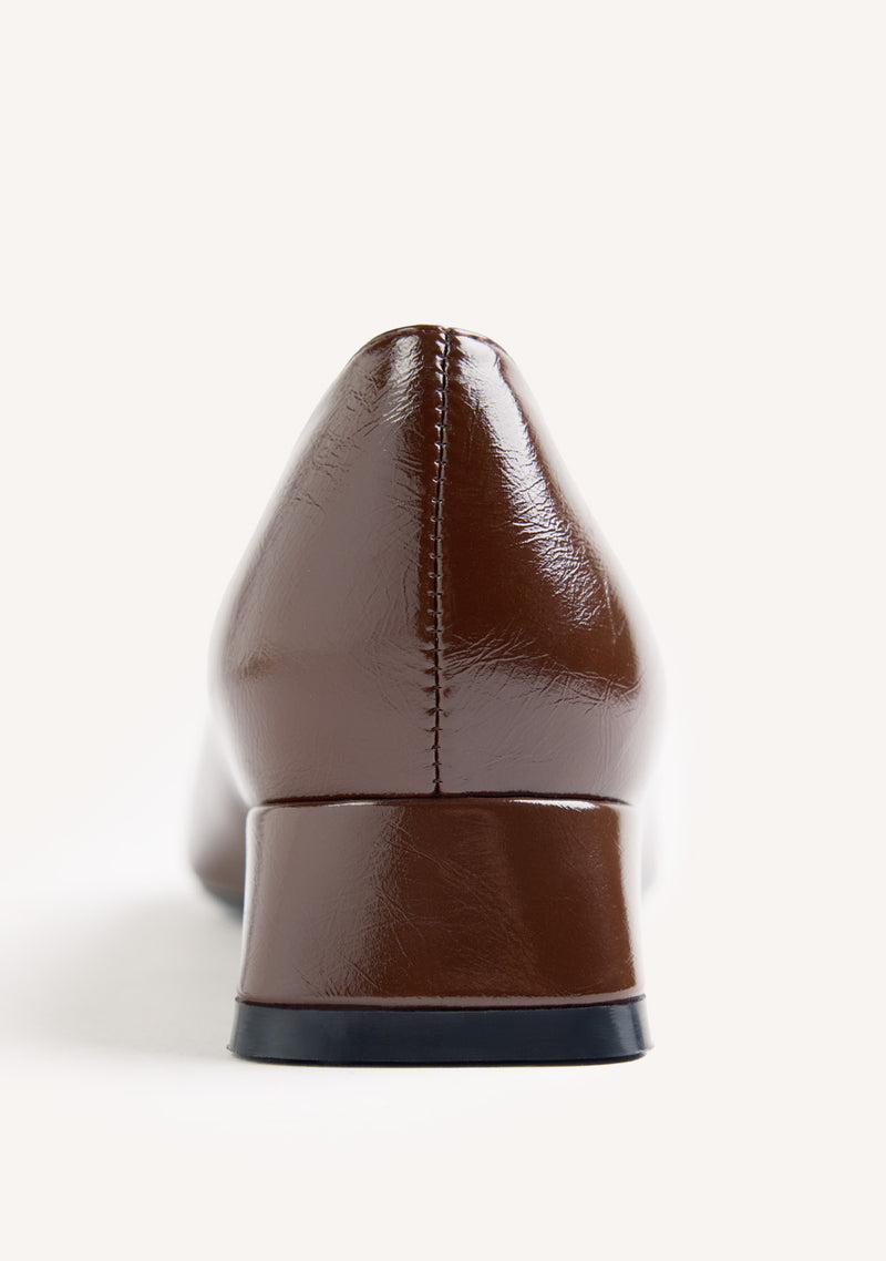 BROWN PATENT EFFECT HEEL SHOES