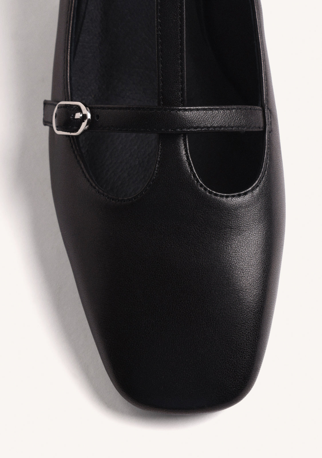 BLACK HEEL SHOES