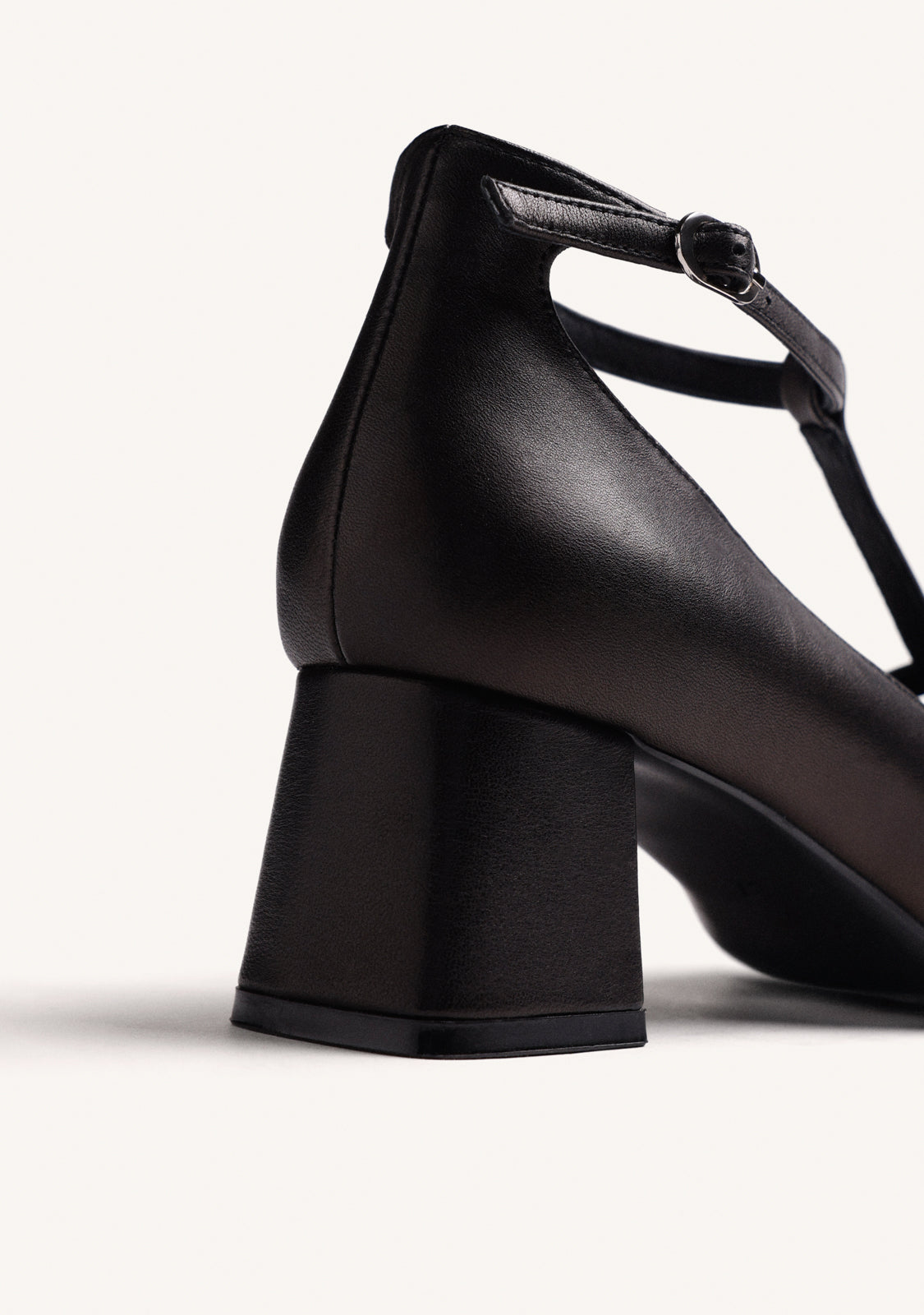 BLACK HEEL SHOES
