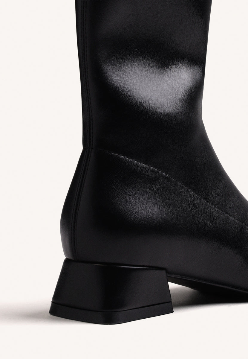BOTAS ALTAS PRETAS ELÁSTICAS