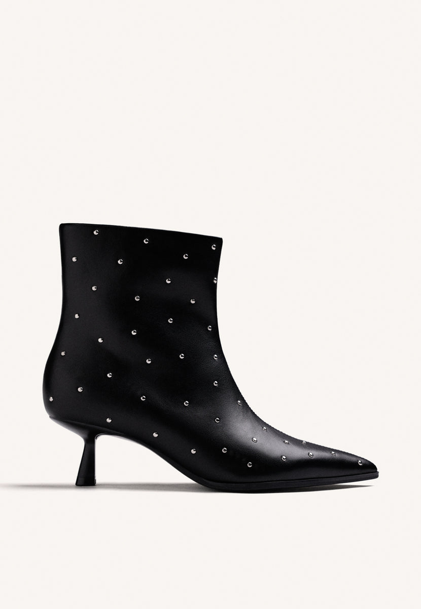 BOTALETAS PRETAS COM TACHAS KITTEN