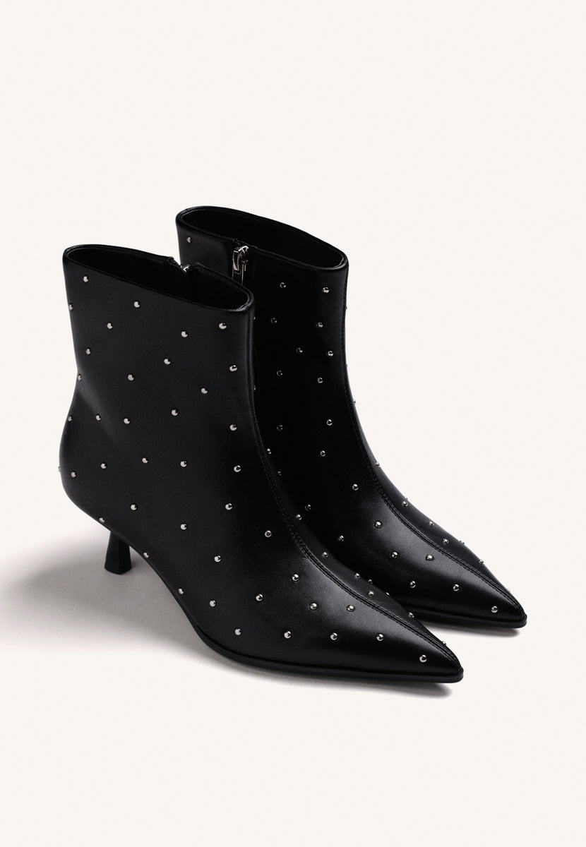 BOTALETAS PRETAS COM TACHAS KITTEN