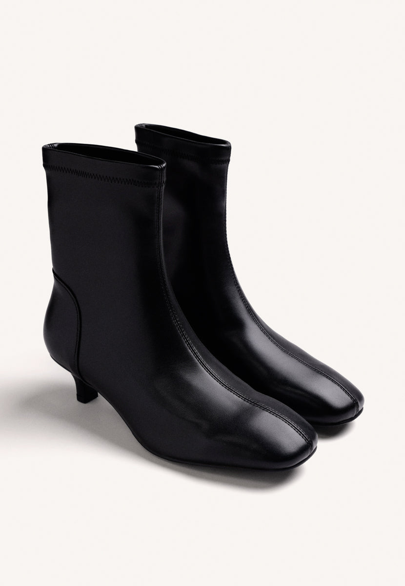 BLACK ELASTIC KITTEN ANKLE BOOTS