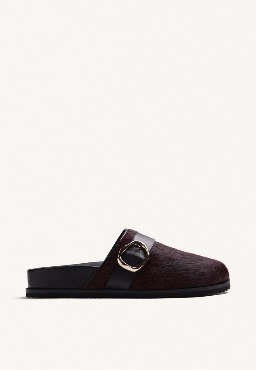 BURGUNDY LEATHER CLOGS WITH BUCKLE