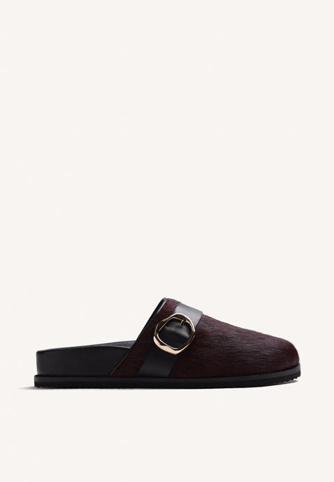 BURGUNDY LEATHER CLOGS WITH BUCKLE