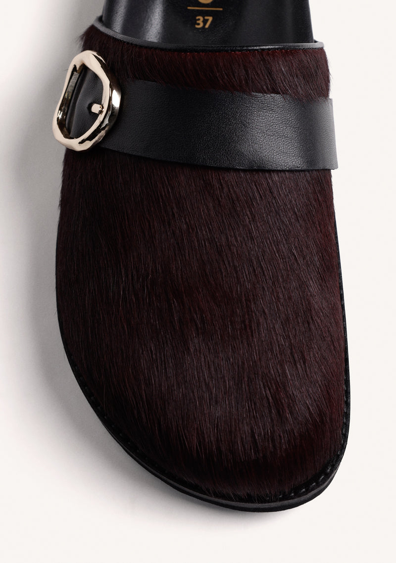 BURGUNDY LEATHER CLOGS WITH BUCKLE