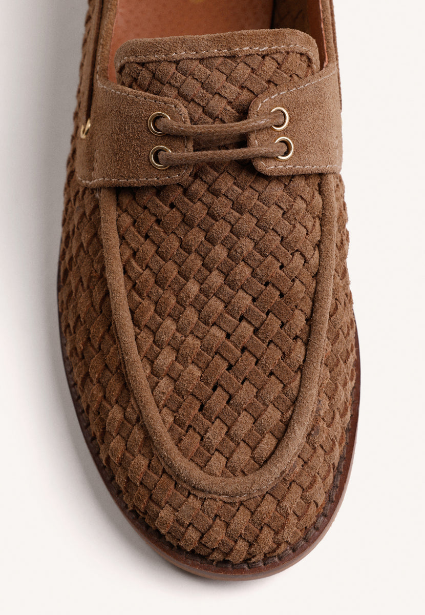 MOCASSINS NAUTIQUES MARRON EN CUIR TRESSÉ