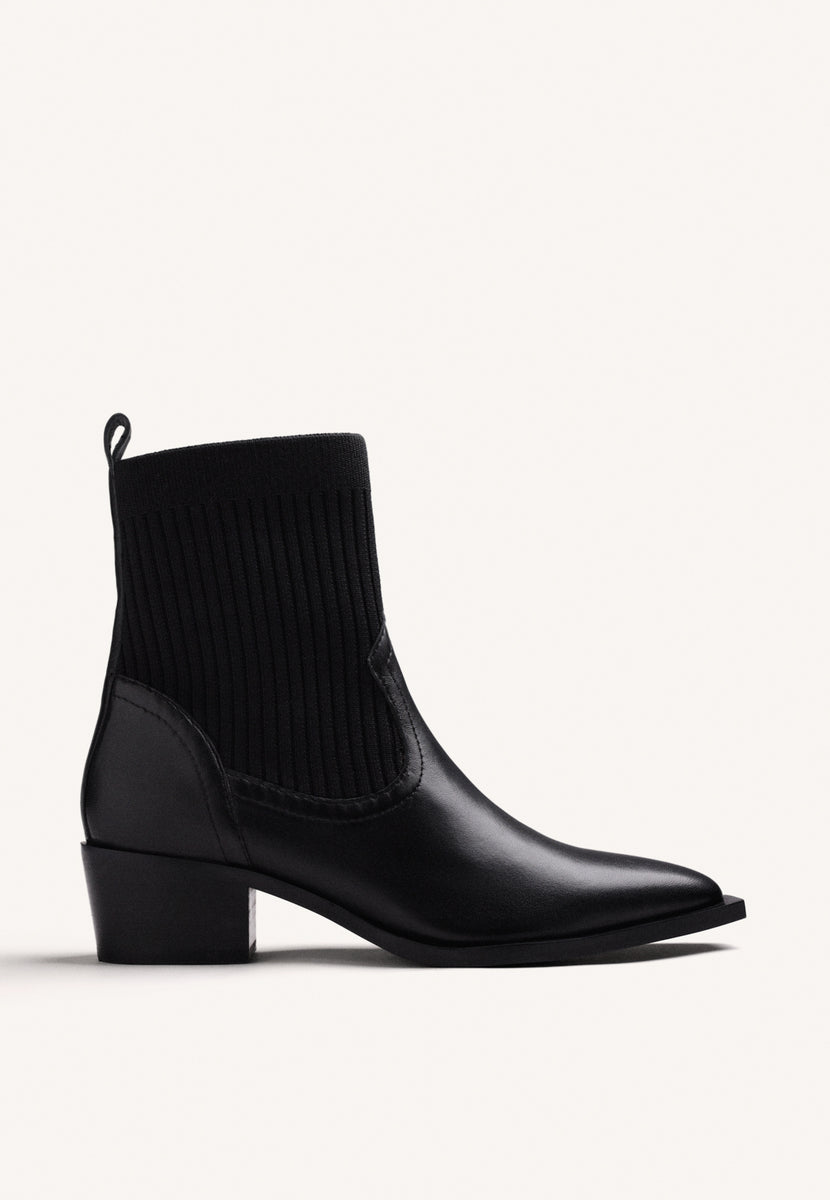 BOTAS PRETAS COWBOY ELÁSTICAS EM PELE