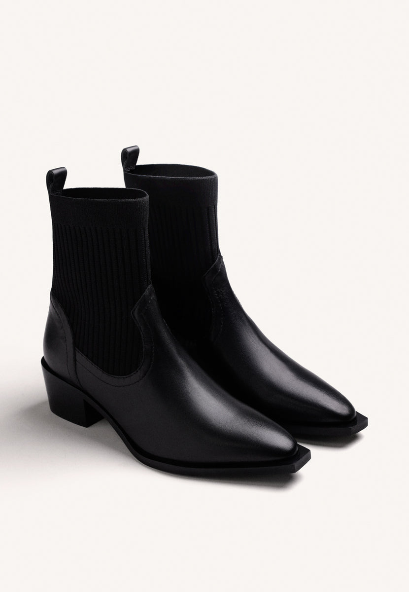 BOTAS PRETAS COWBOY ELÁSTICAS EM PELE