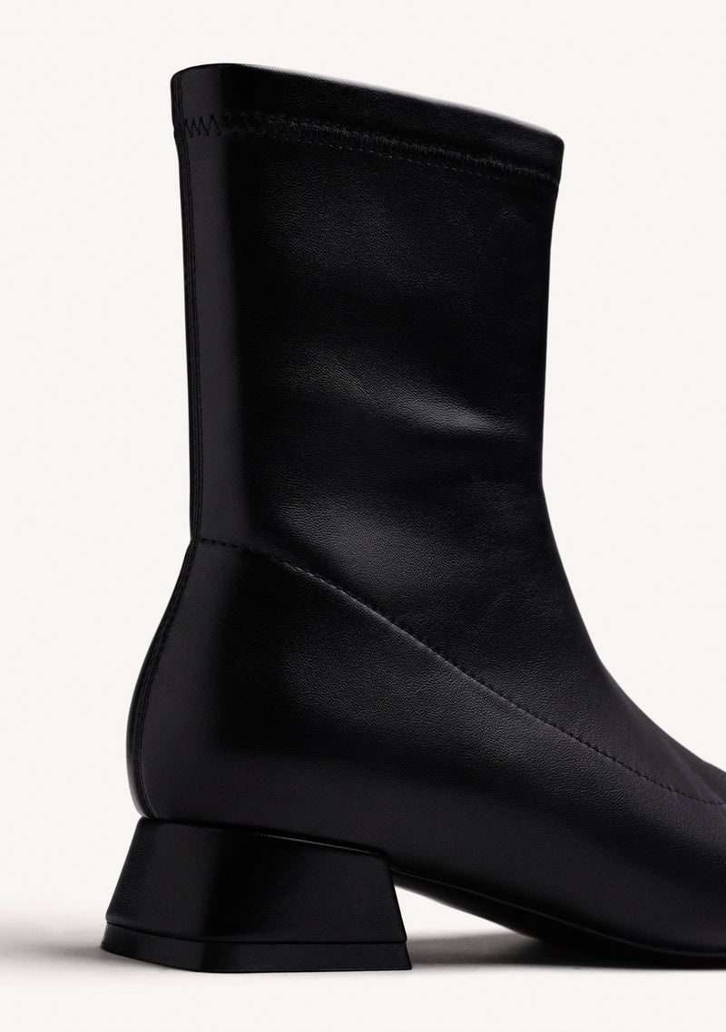 BLACK ELASTIC ANKLE BOOTS