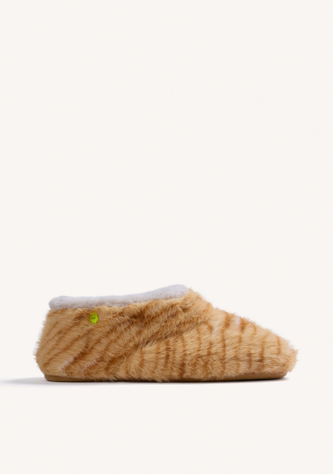 HIGH-TOP HOUSE SLIPPERS WITH ANIMAL PRINT FUR