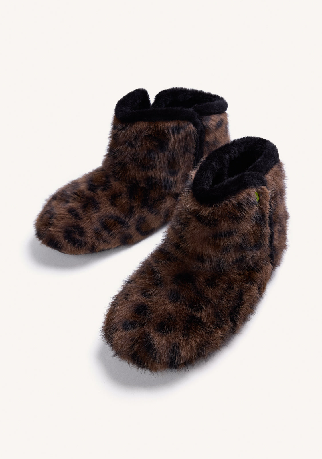 HIGH-TOP ANIMAL PRINT FUR HOUSE SLIPPERS