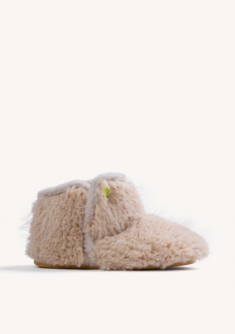 CHAUSSURES D'INTÉRIEUR MONTANTES BEIGE EN FOURRURE