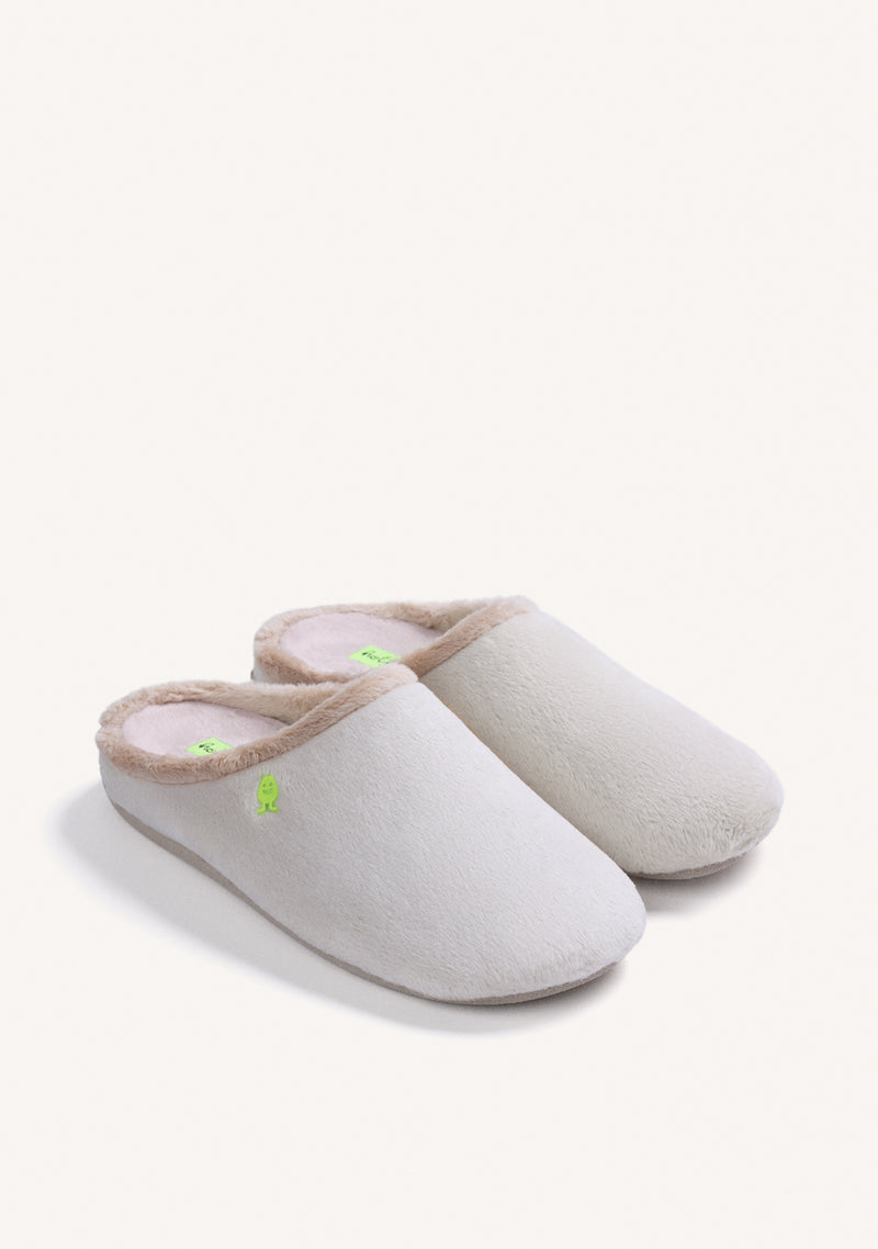 BEIGE FUR HOUSE SLIPPERS
