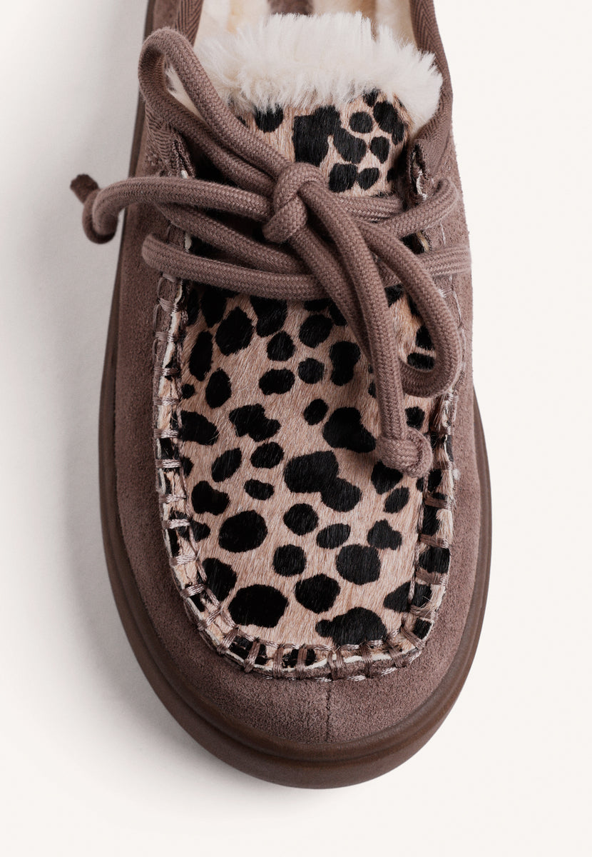 ZOCOLI TAUPE IN PELLE STAMPA ANIMALE