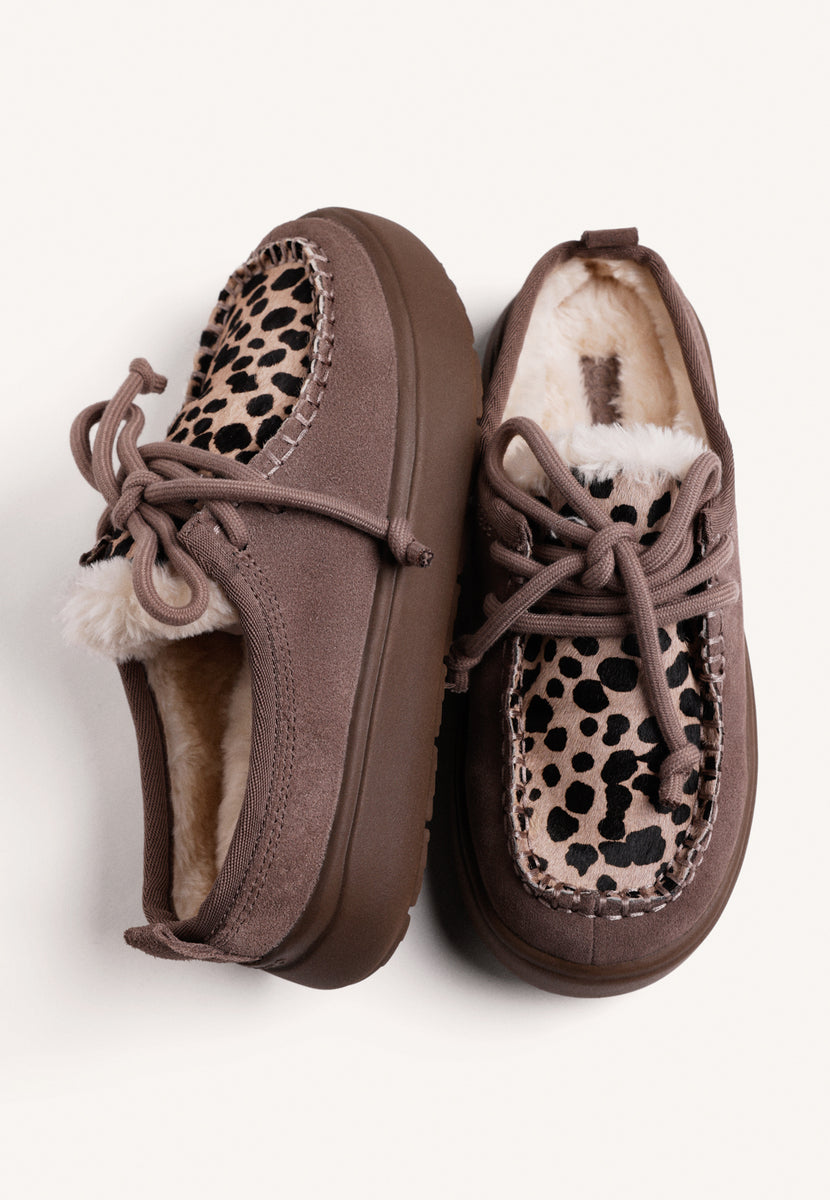 ZOCOLI TAUPE IN PELLE STAMPA ANIMALE