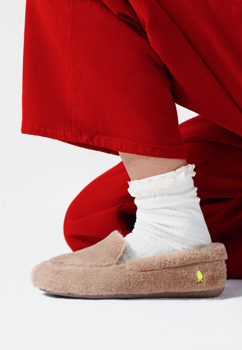 CHAUSSURES D'INTÉRIEUR TAUPE TYPE MOCASSINS EN FOURRURE