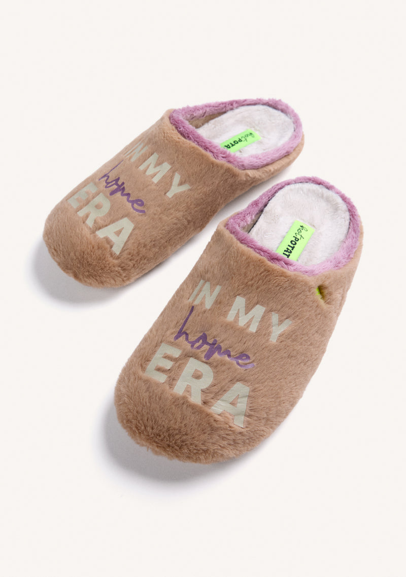 BROWN FUR HOUSE SLIPPERS WITH TEXT