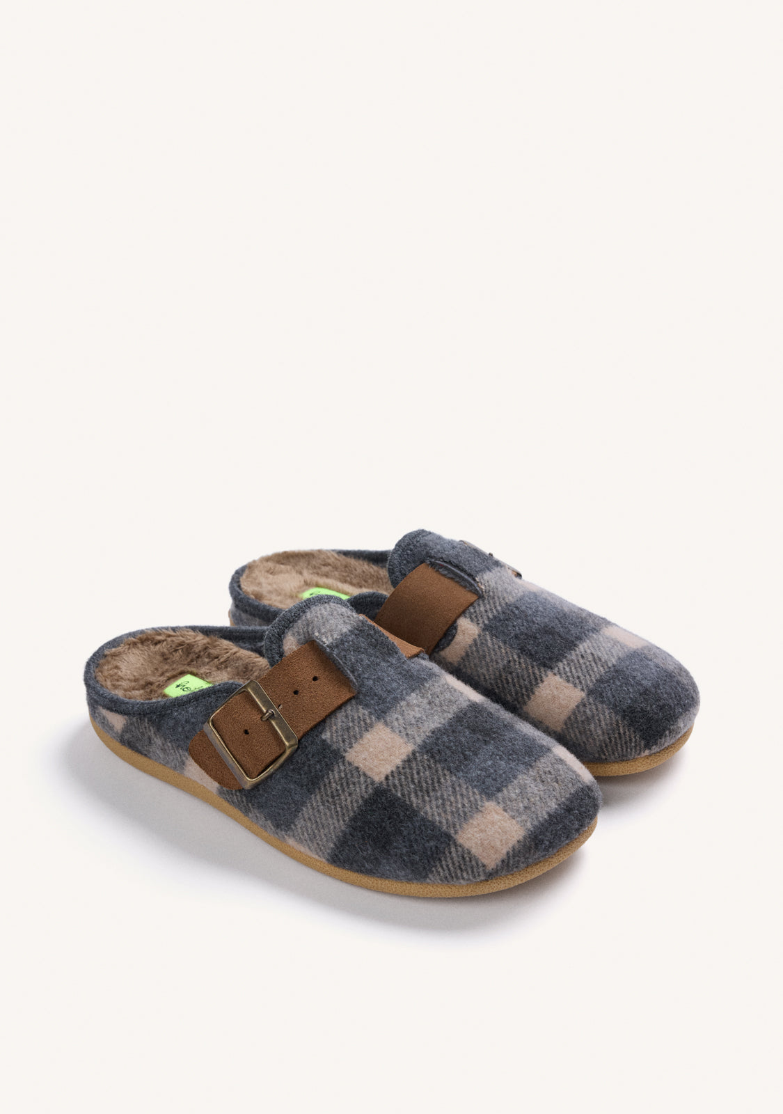 GREY CHECKERED CLOG-STYLE HOUSE SLIPPERS