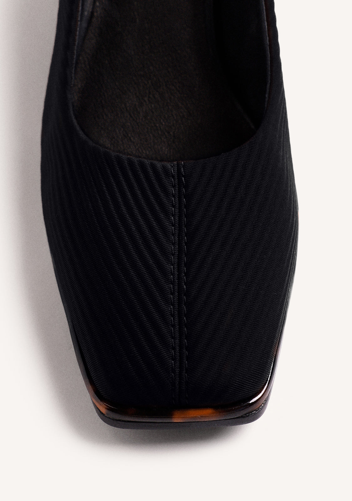 BLACK HIGH HEELS