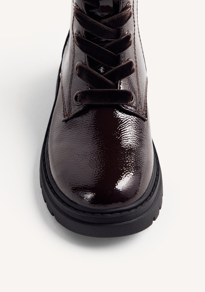 BOTAS MARRONS EFEITO VERNIZ