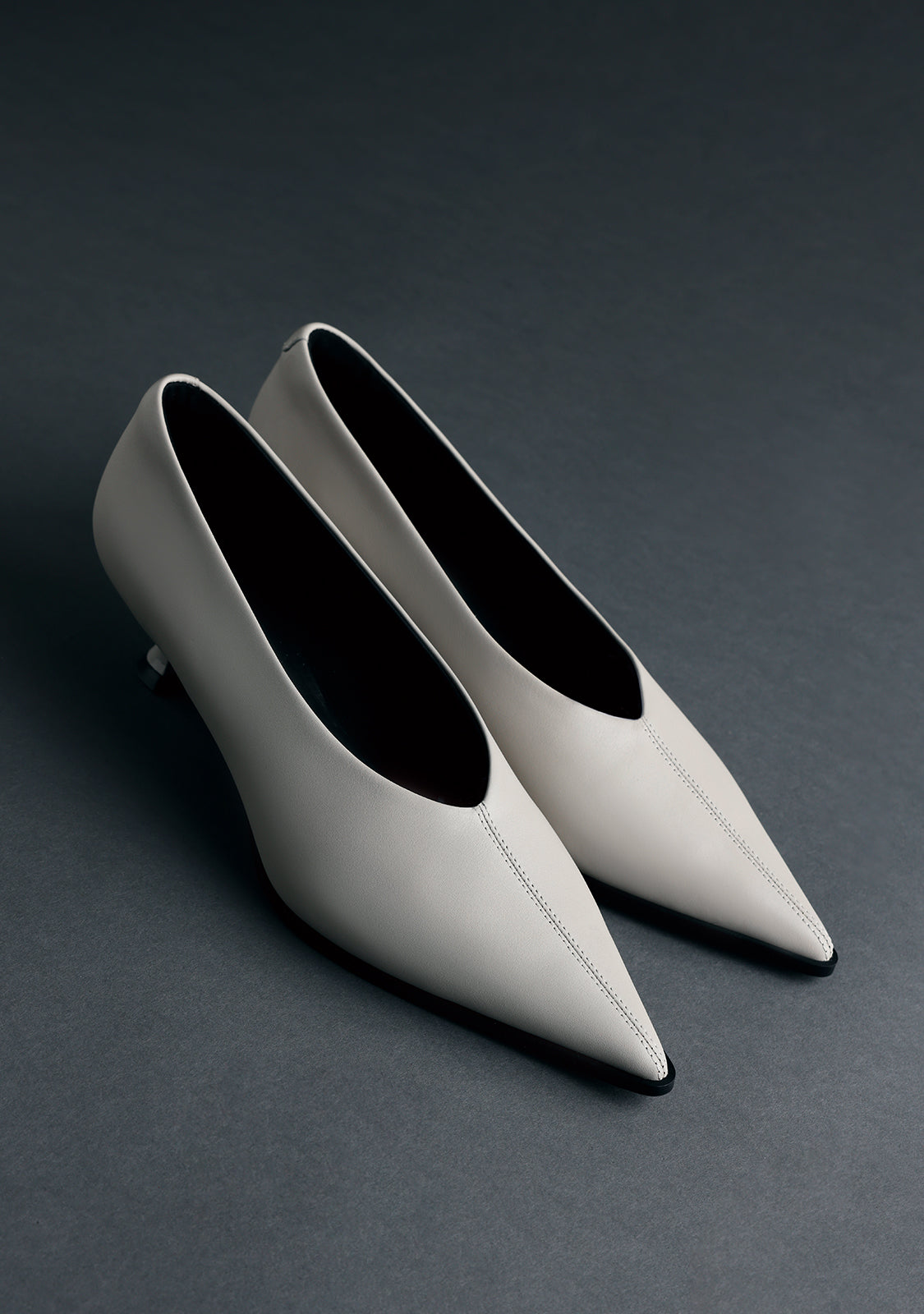 GREY LEATHER HEEL SHOES BY MELYSSA PINTO