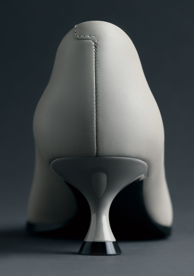 GREY LEATHER HEEL SHOES BY MELYSSA PINTO
