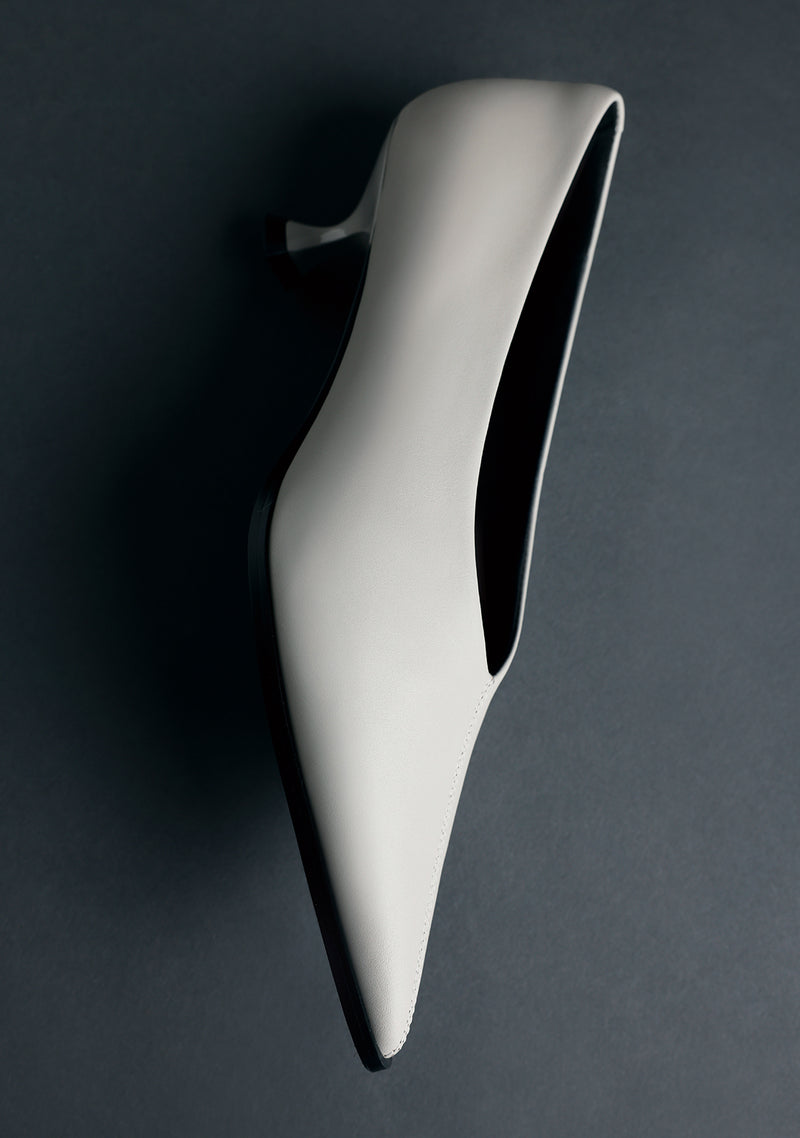 GREY LEATHER HEEL SHOES BY MELYSSA PINTO