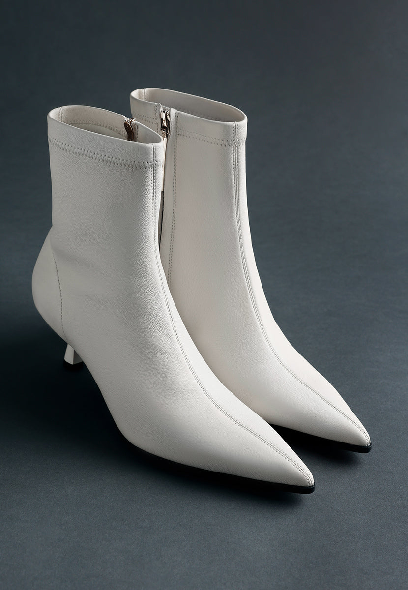 OFF-WHITE LEATHER ELASTIC ANKLE BOOTS BY MELYSSA PINTO