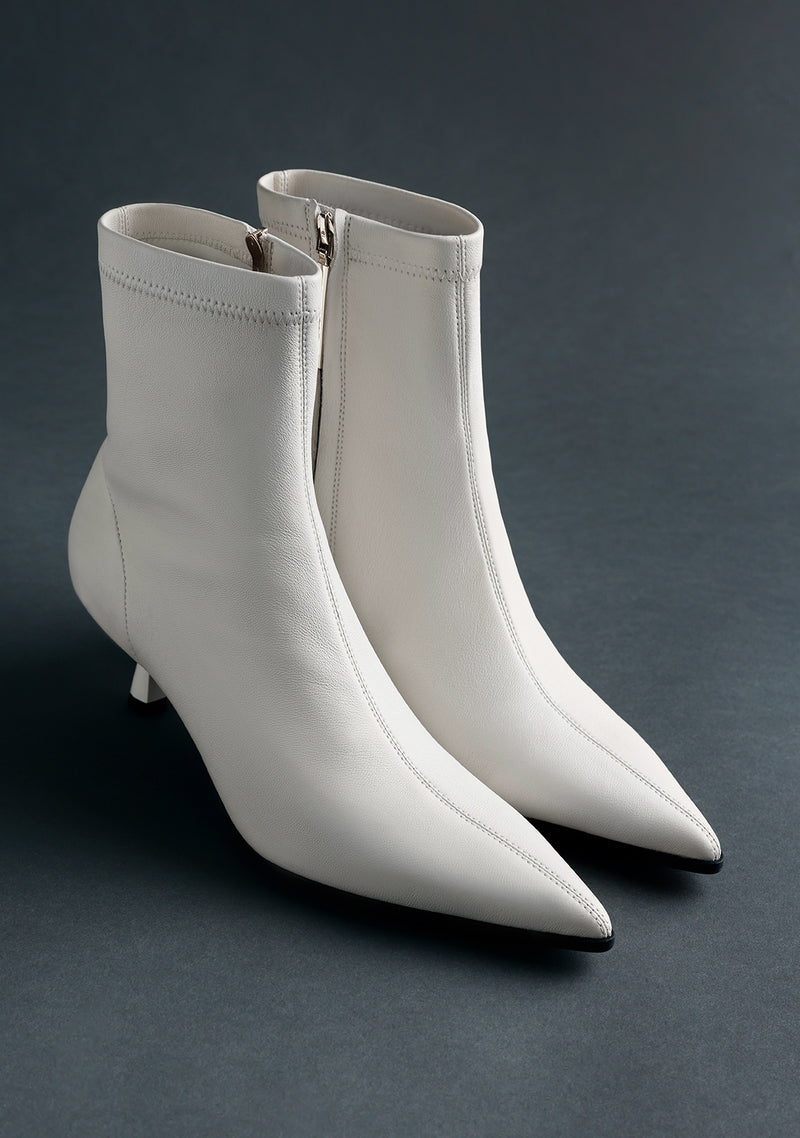 OFF-WHITE LEATHER ELASTIC ANKLE BOOTS BY MELYSSA PINTO
