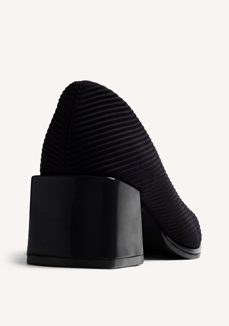 ELEGANT BLACK HEEL SHOES