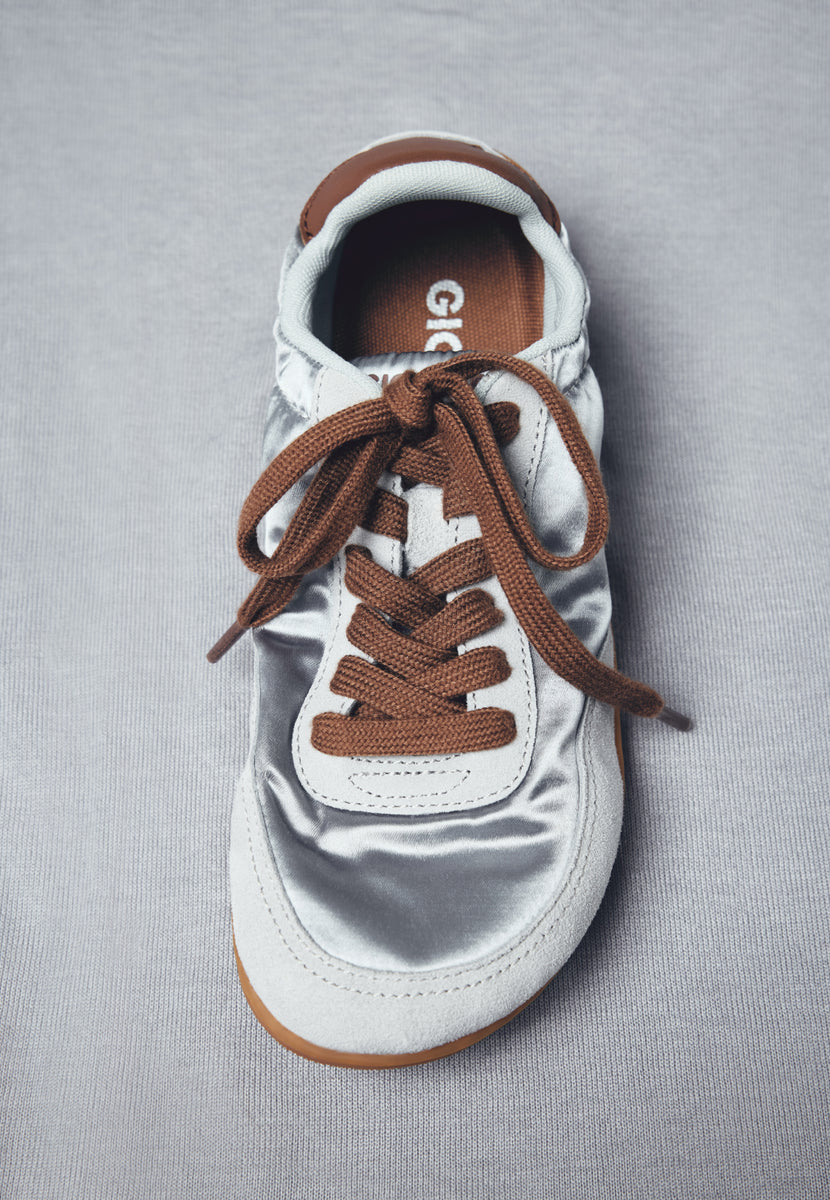BLUE LEATHER BAREFOOT SNEAKERS