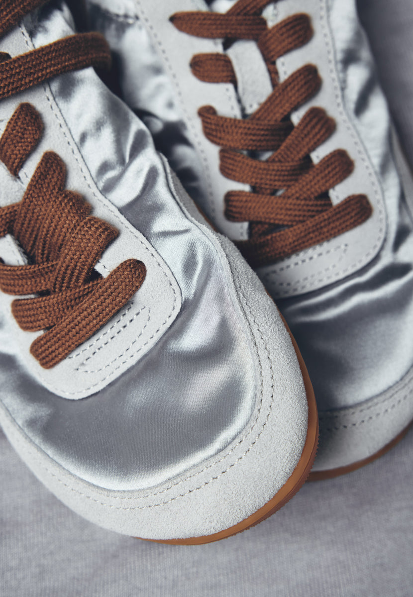BLUE LEATHER BAREFOOT SNEAKERS