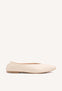 BAILARINAS DE PIEL COLOR OFF-WHITE CON PUNTA FINA Y TALÓN FRUNCIDO PARA MUJER