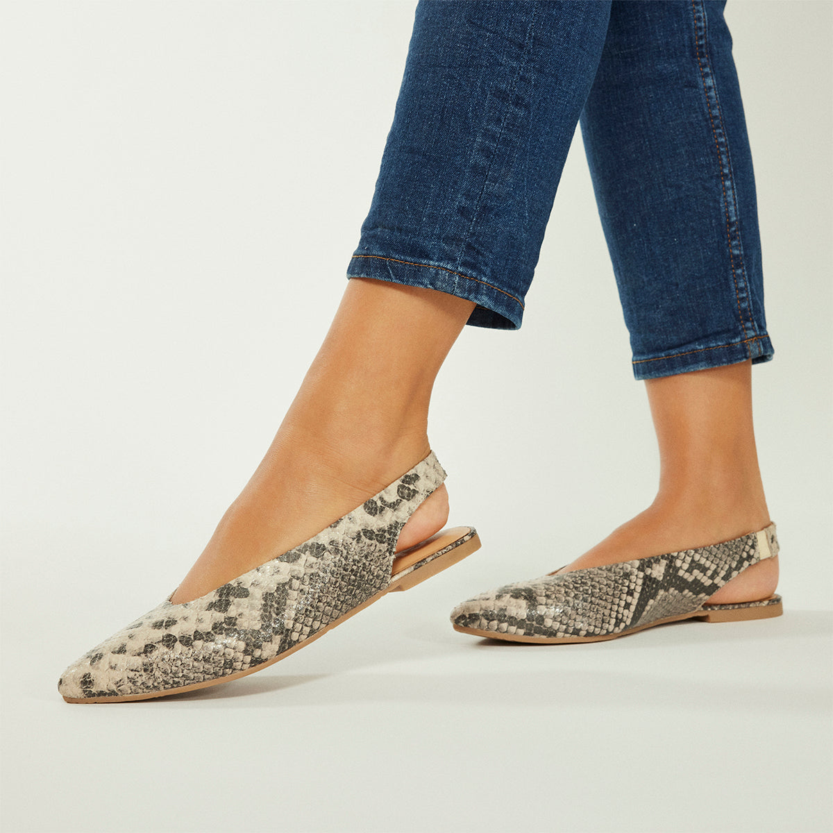 BAILARINAS DESTALONADAS DE PIEL CON PRINT DE SERPIENTE PARA MUJER