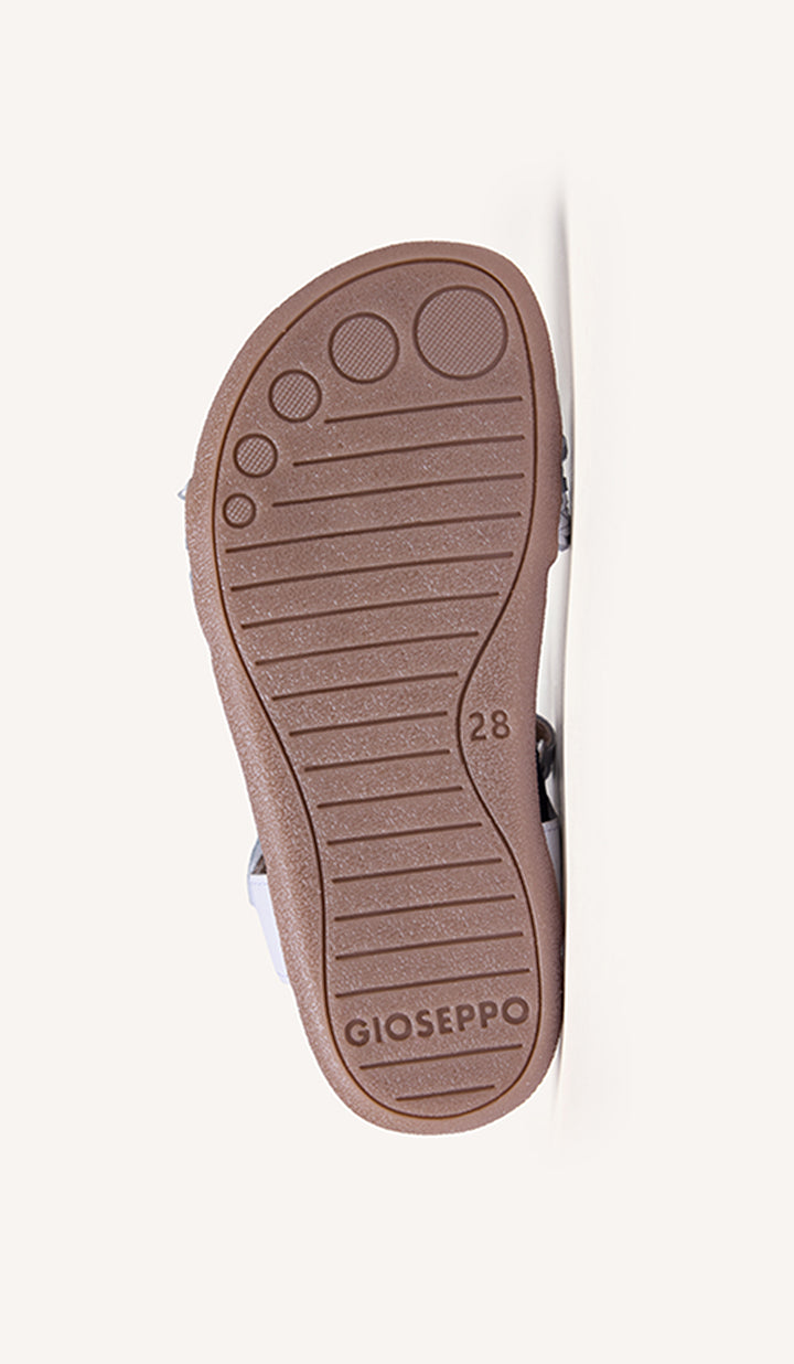 Wide toe box