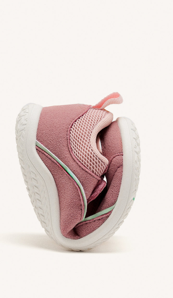 Flexible and twistable