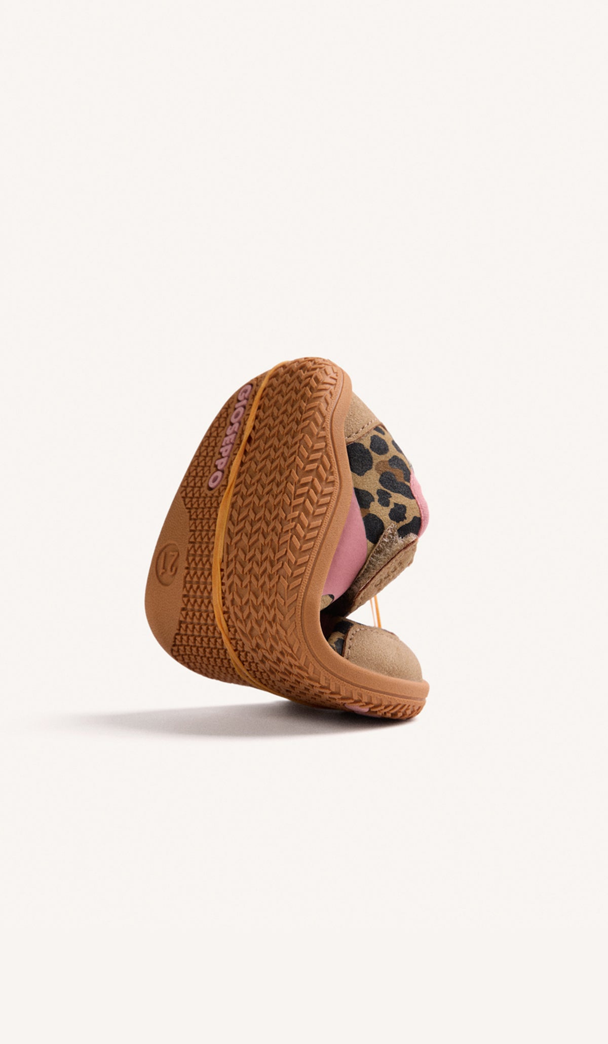 Flexible y torsionable