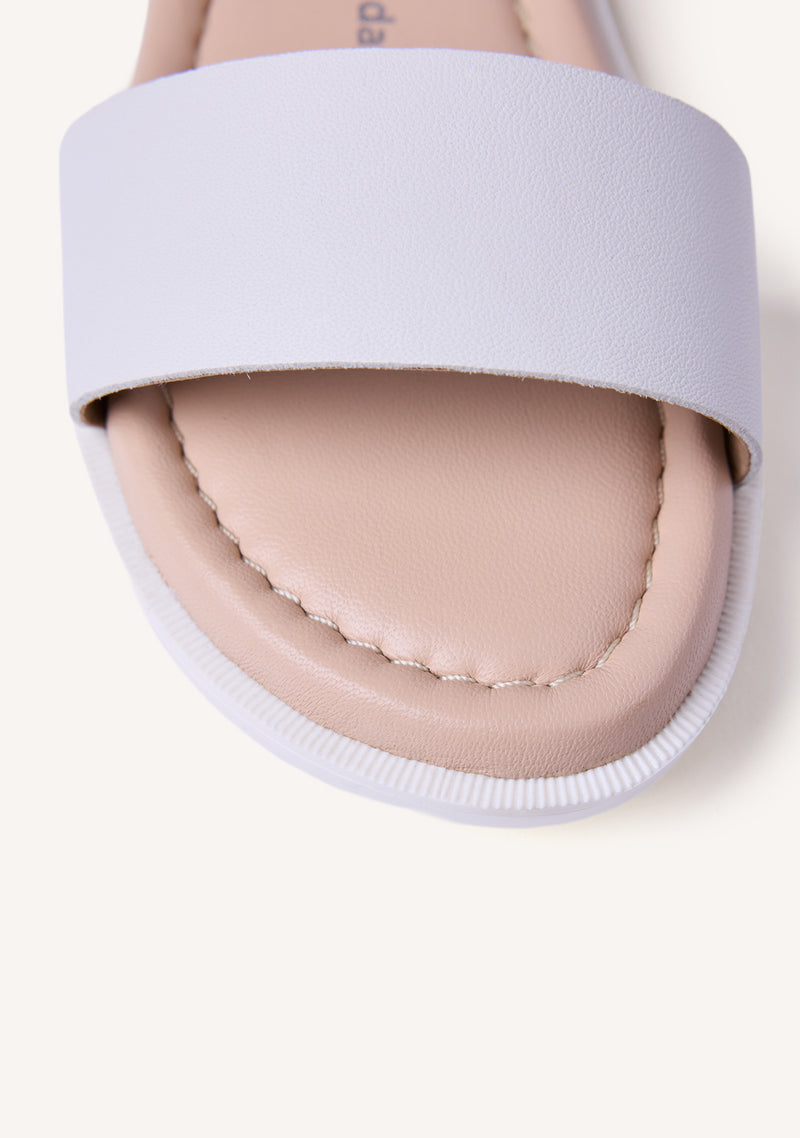 LEATHER SANDALS ONGATA