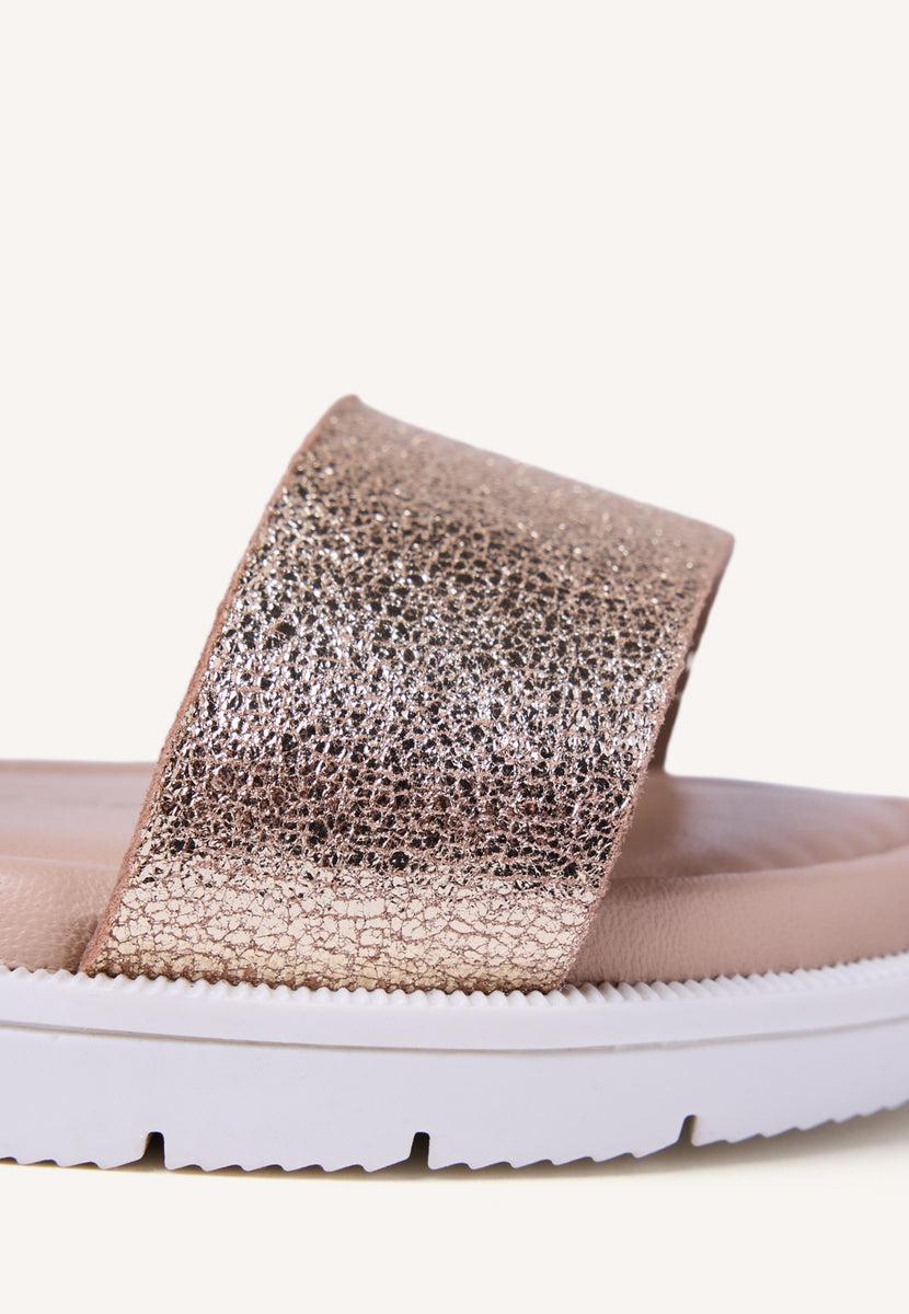 SANDALIAS PIEL BRILLO ONGATA