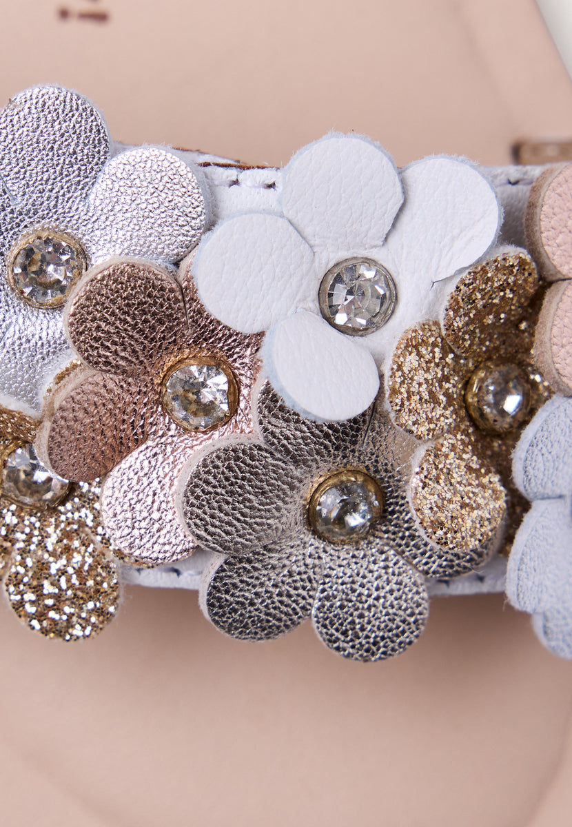 SANDALIAS PIEL FLORES GRADINA