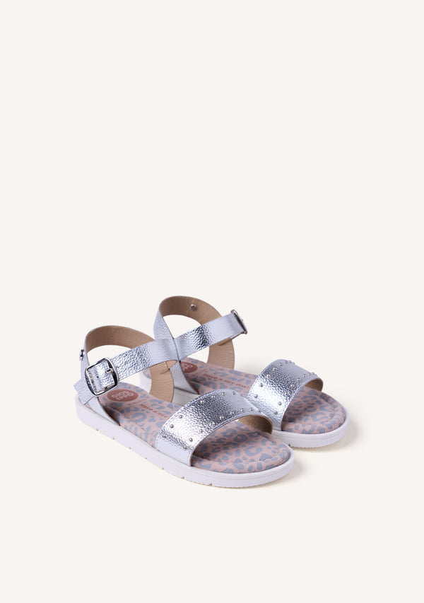 SANDALIAS PIEL BRILLO Y TACHAS CABERFAE