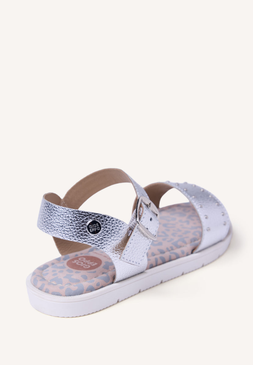 SANDALIAS PIEL BRILLO Y TACHAS CABERFAE