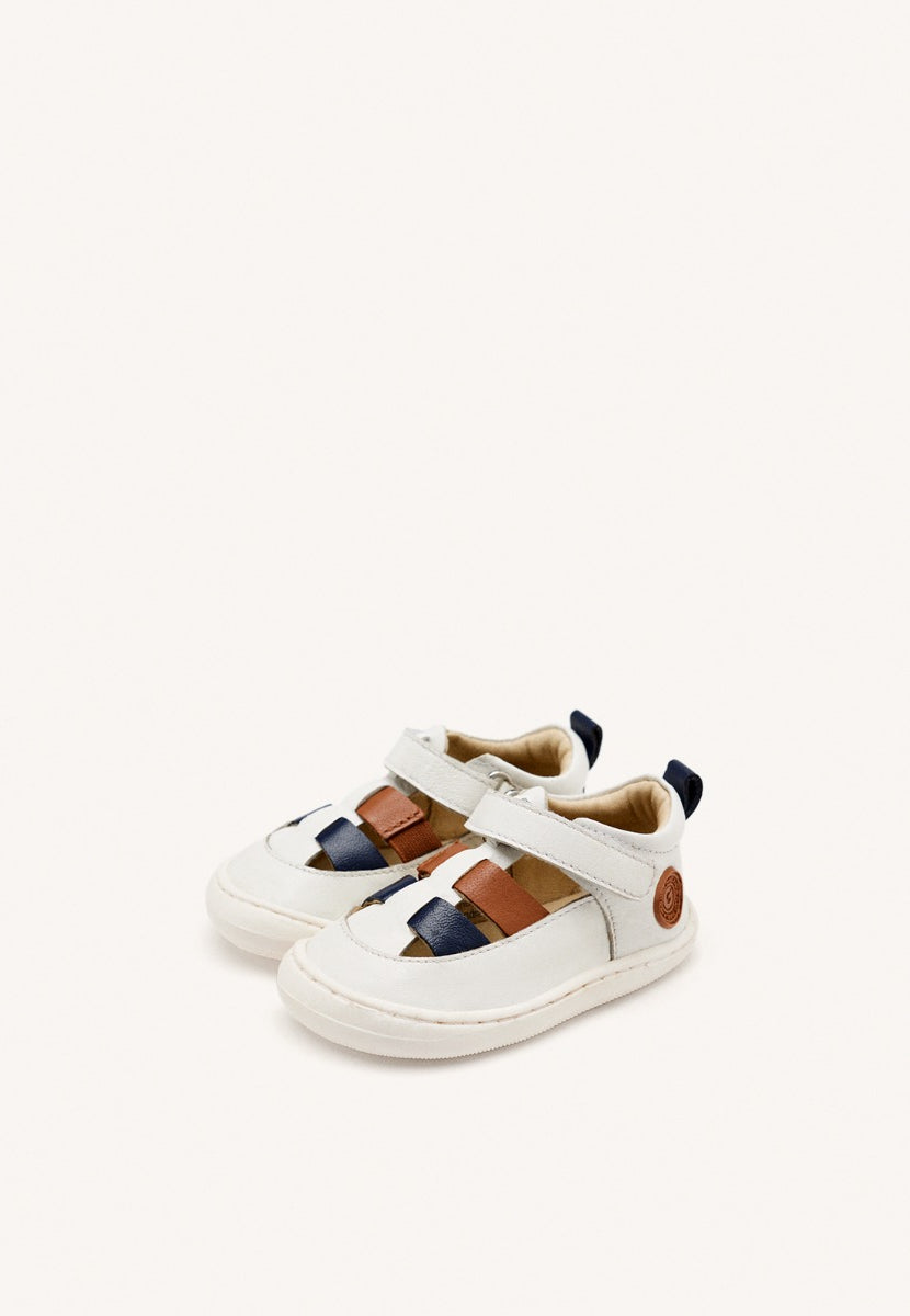 WHITE CRAB-STYLE SANDALS WITH COLOR ACCENTS AND ADJUSTABLE CLOSURES FOR BABIES POREC