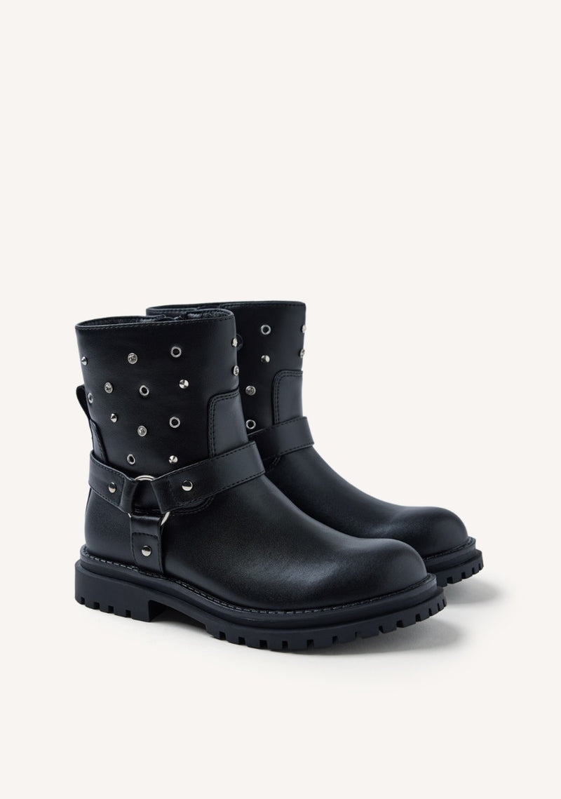 BOTAS TACHAS Y OLLADOS AKELEY
